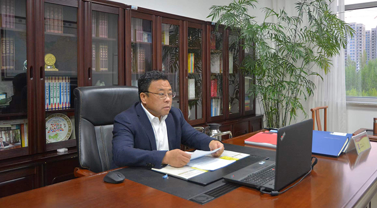 党委书记姚守齐为学生讲授抗疫思政大课   