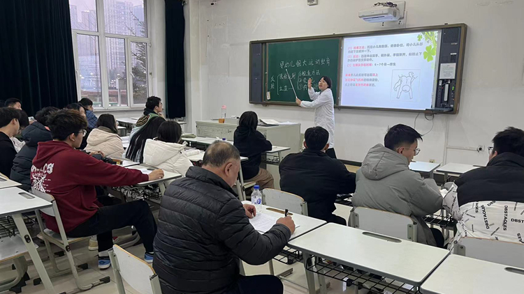 学校青年教师“名师引航”专项培训圆满完成