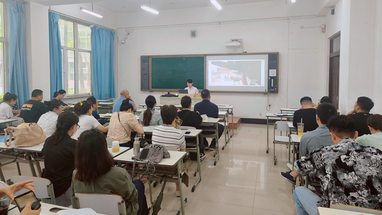 学校学习贯彻党的二十大精神宣讲团成员为武术与舞蹈学院党总支作报告