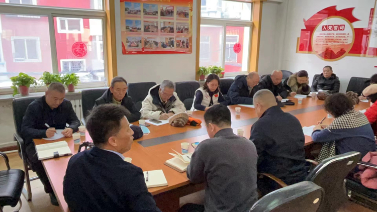 2024年春节前夕学校领导走访慰问离退休老同志