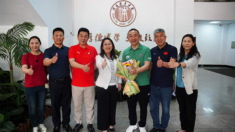 家有考生送祝福  关怀慰问暖人心