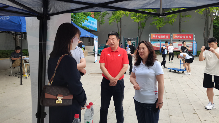 学校举办体育教育学院校园专场招聘会